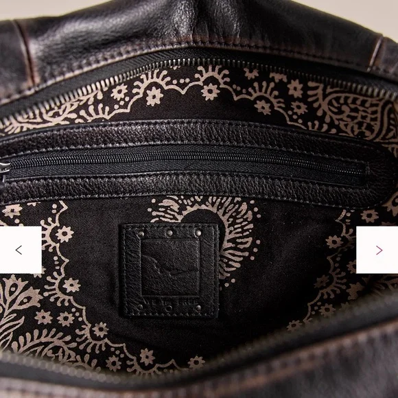 Chic Black Leather Shoulder Bag - Picture 5 of 8